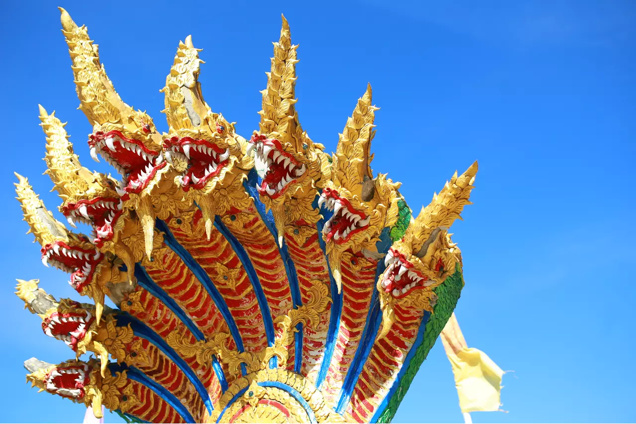 ฝันเห็นพญานาคหลายเศียร