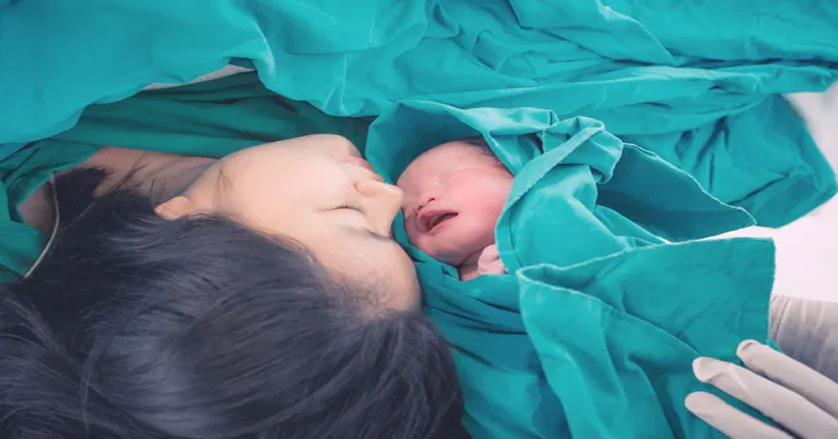 ทำนายฝันว่าคลอดลูก