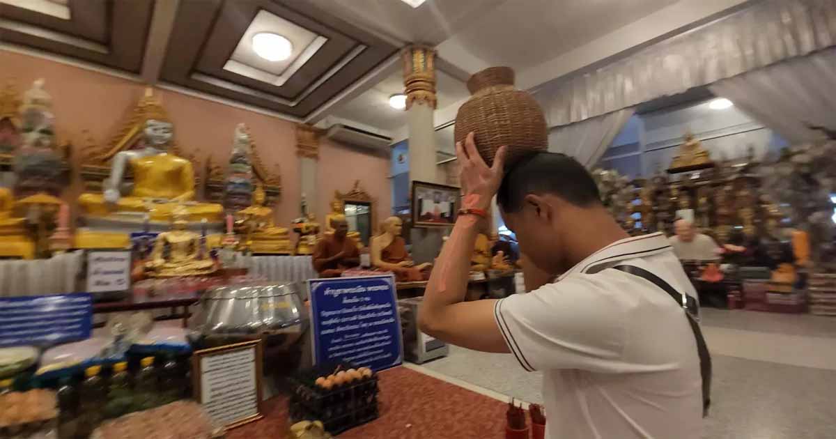 หนึ่ง จักรวาล มาขอโชค พระเงินพระทอง