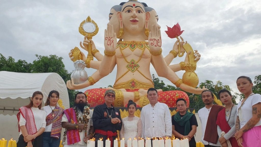 จุดเทียนแก้บน