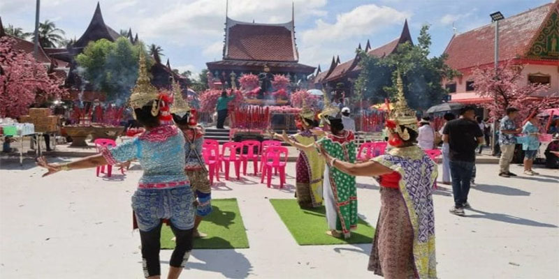 รำแก้บนท้าวเวสสุวรรณ-"Dance to pay homage to Thao Wessuwan"