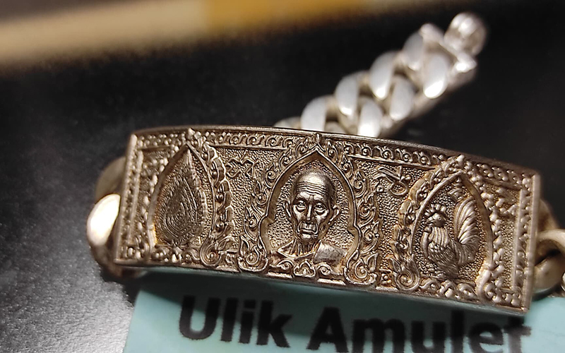 ฝันว่าได้ใส่เลสหลวงพ่อรวย-"Dreaming of wearing a richfather"