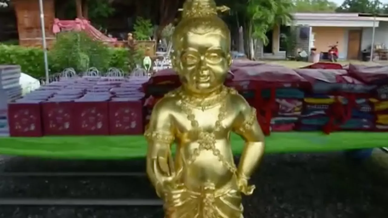 บวงสรวงถวายหมู - "Pork sacrifice"