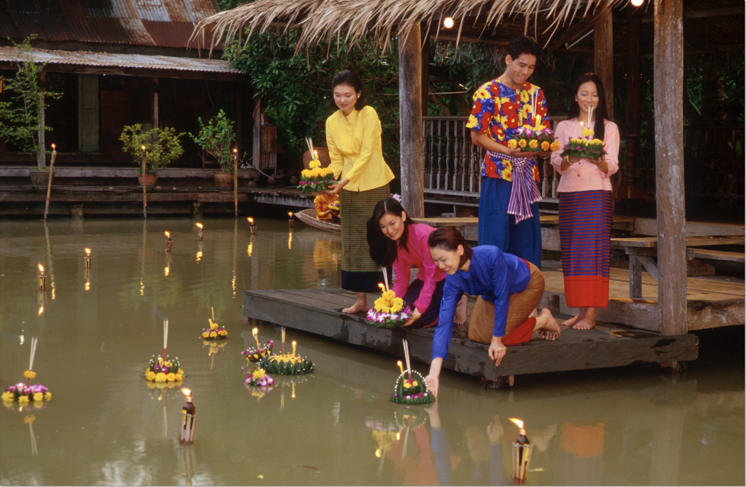 ฝันว่าลอยกระทง -"Dreaming about Loi Krathong"