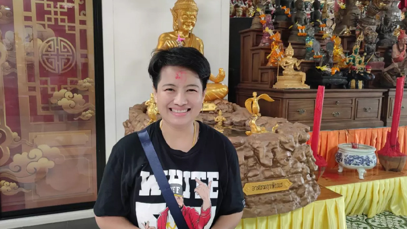 ส่อง อ่างน้ำมนต์ อาศรมฤาษีเณร-"Look at the holy water basin at the Hermitage Monastery"