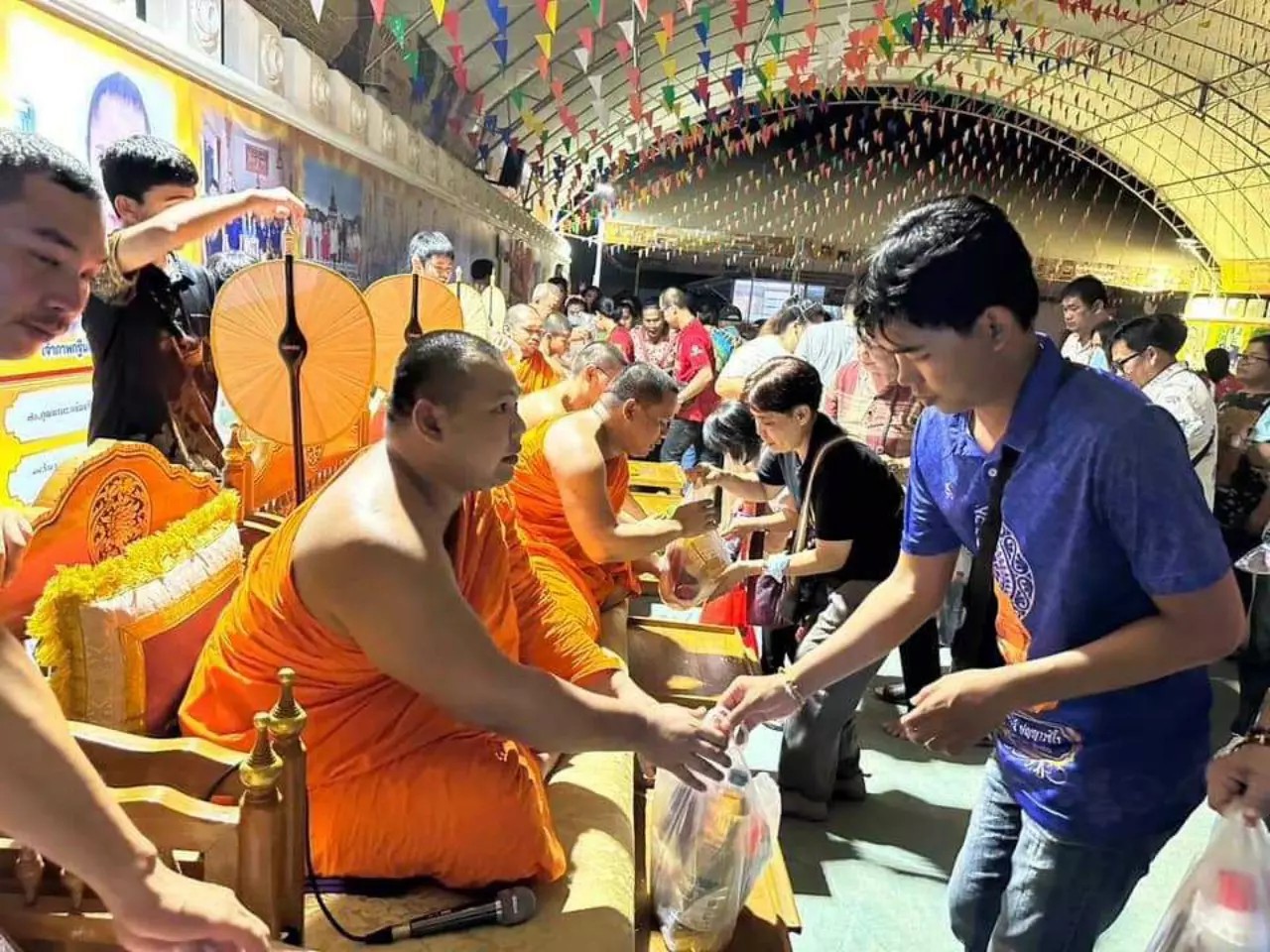 หลวงพ่อหนุนดวงหลวงพ่อค้ำดวง - "Luang Pho Nun Duang, Luang Pho Kham Duang"