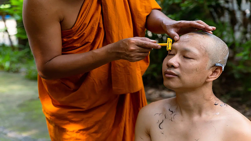 ฝันว่าไปงานบวชพระ-"Dreaming of going to a monk's ordination ceremony"