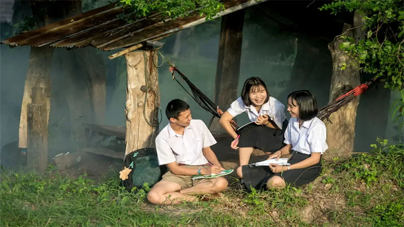ฝันเห็นเพื่อนเก่า-"Dreaming of seeing an old friend"