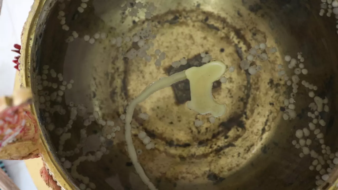 เลขเด็ดจากขันน้ำมนต์แม่แก้ว-"Lucky numbers from Mae Kaew holy water bowl"