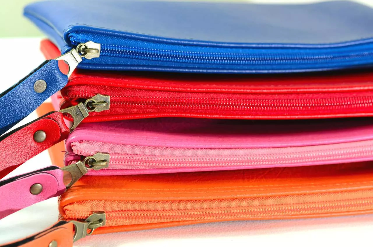 สีกระเป๋าสตางค์ คนเกิดวันอังคาร-"Wallet color People born on Tuesday"