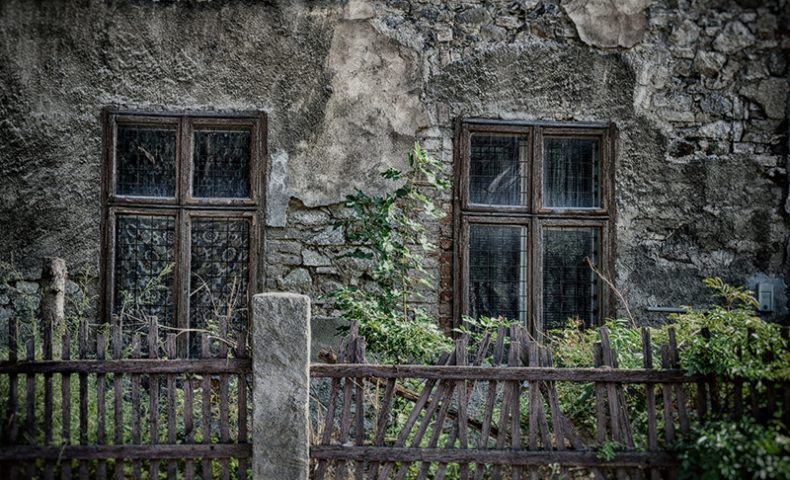 ฝันเห็นบ้านเก่าของคนอื่น-"Dreaming of seeing someone else's old house"