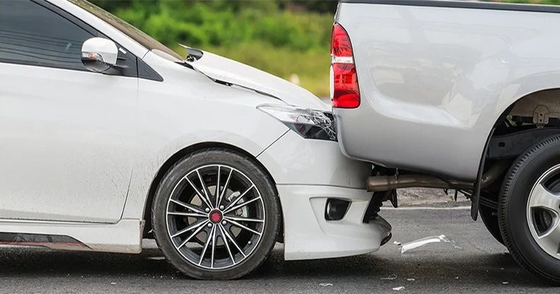 ฝันว่าคนอื่นขับรถเราไปชน เลขเด็ด-"Dreaming that someone else was driving your car and crashing into you, lucky number."
