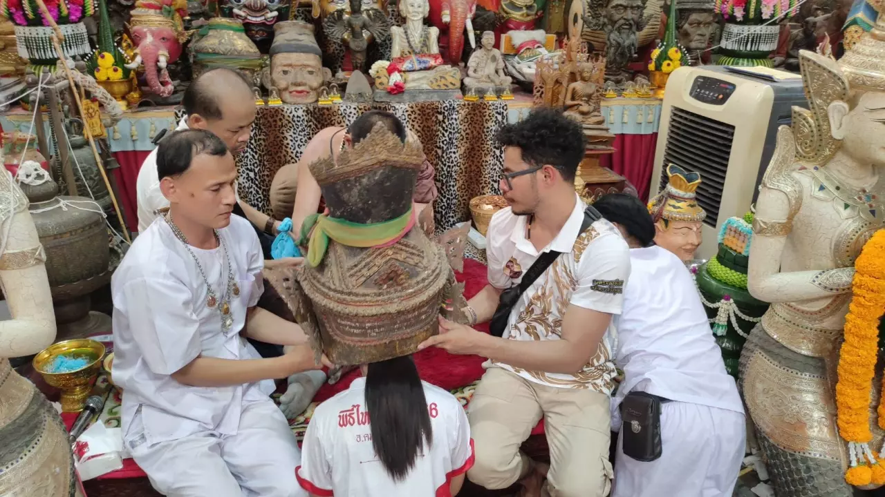 เลขอั้น เจ้ามือ ไม่รับ งวดนี้ - "Limited numbers, the dealer doesn't accept this draw"
