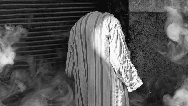 ฝันว่าแม่ไม่มีหัว-"Dream of seeing a headless person"