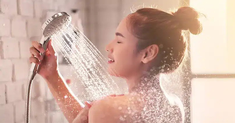 ฝันว่าอาบน้ำในห้องน้ำ เลขเด็ด - "Dreaming about taking a shower in the bathroom. Lucky numbers."