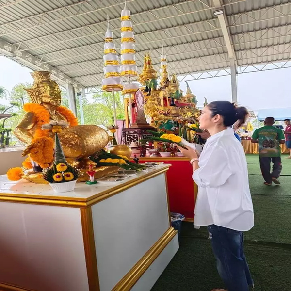 ส่องเลขเด็ด ฝน ธนสุนทร-"Look at Fon Thanasunthon's lucky numbers."