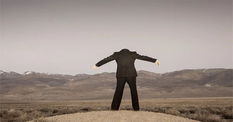 ผู้ชายหัวขาด-"headless man"