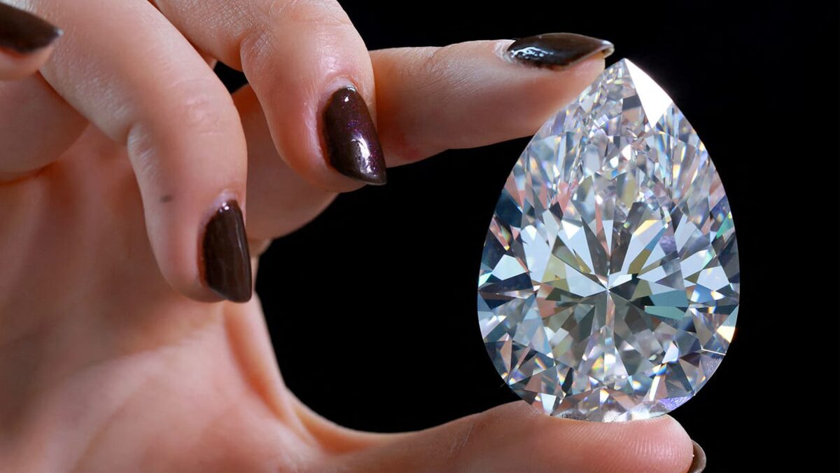 ฝันเห็นเพชรสีขาว - "Dream of seeing white diamonds"