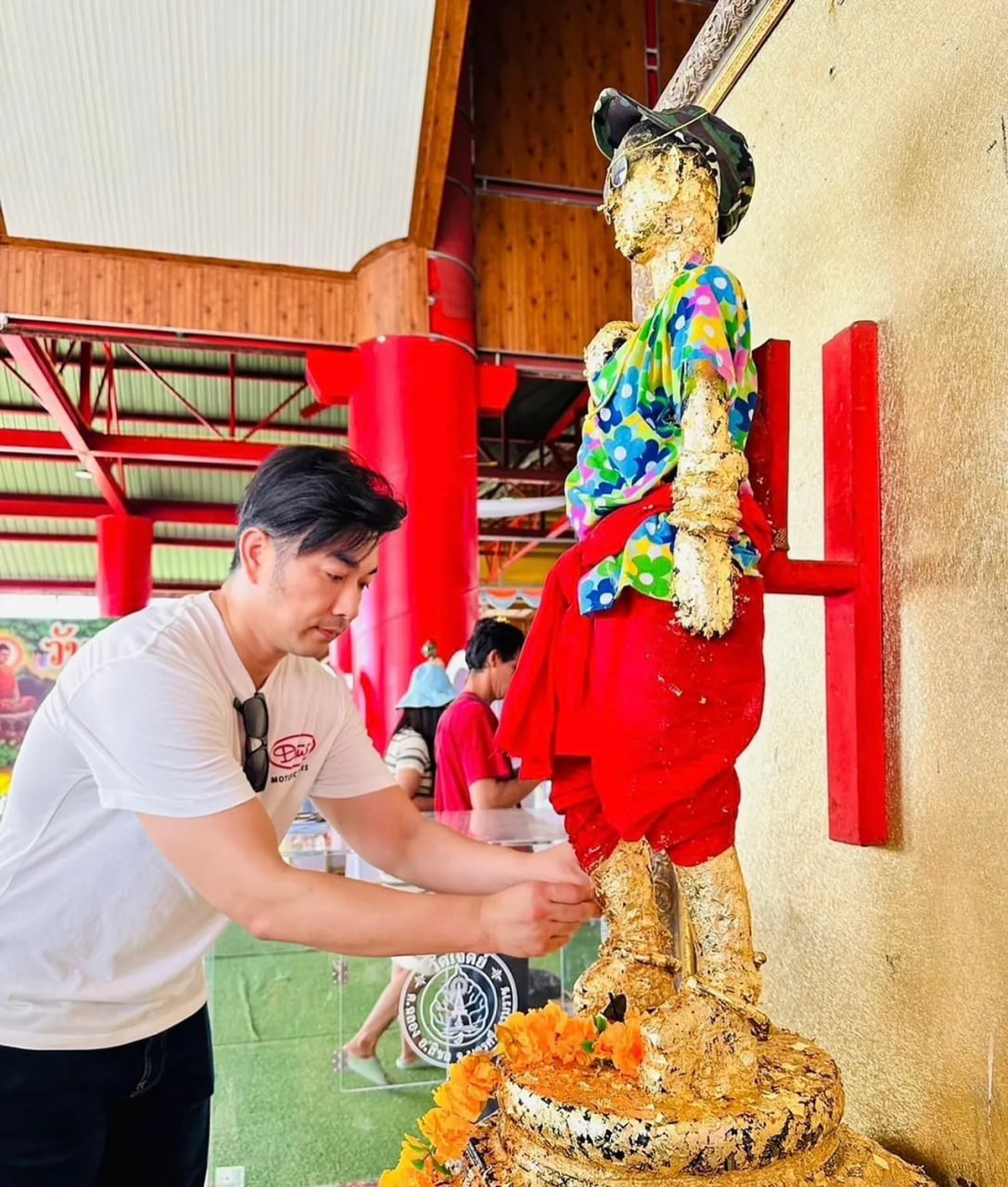 นักร้องดัง โชว์เลขเด็ด-"Famous singer shows off lucky numbers"