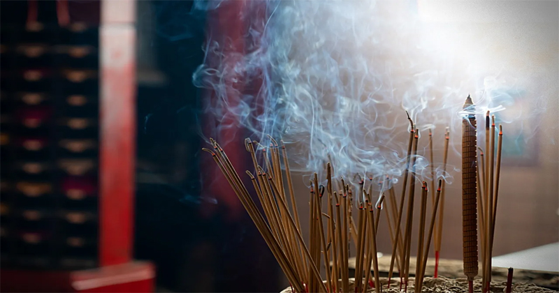 จุดธูปแก้บน-"Light incense to make a vow"
