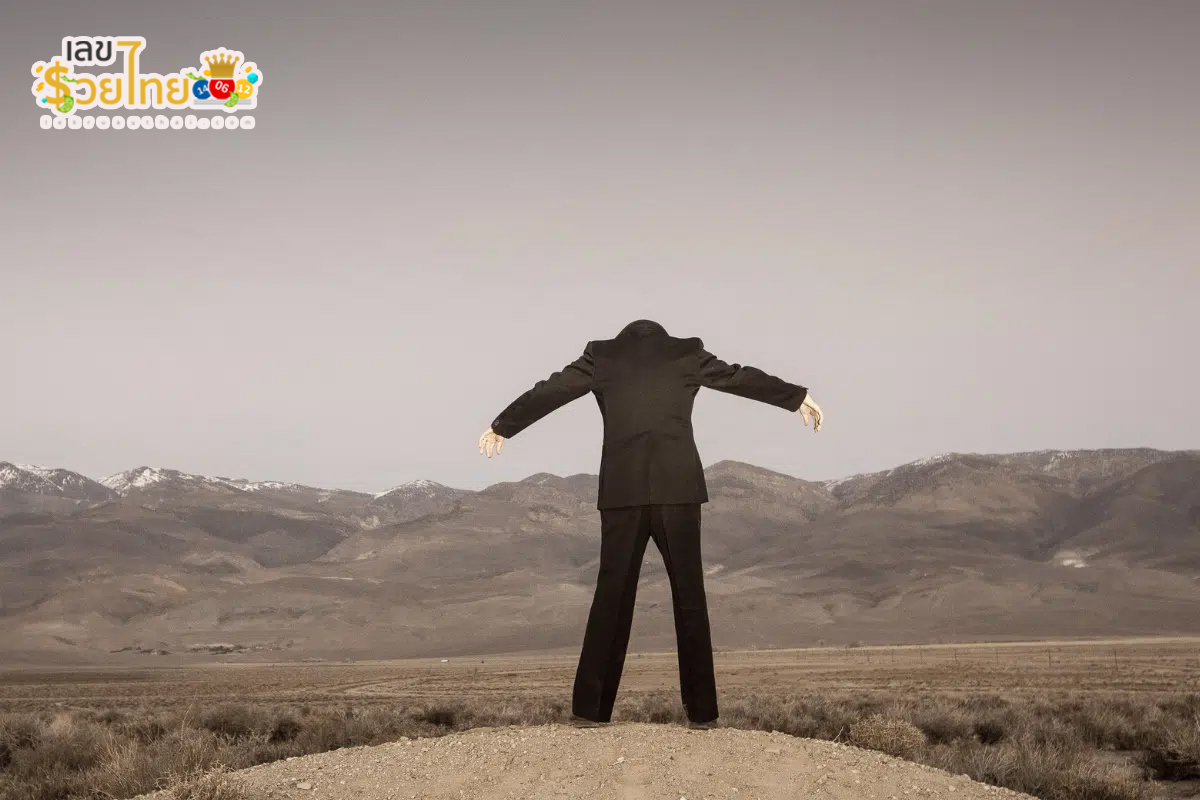 ฝันเห็นคนตายหัวขาด-"Dream of seeing a dead person headless"