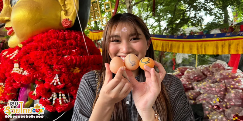 นักร้องดัง จุดประทัดถวาย กุมารทองเจ้าสัวเฮง -"Famous singer lights firecrackers for offerings Kumanthong Chao Sua Heng"