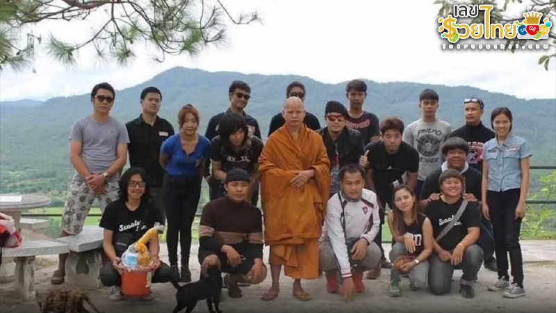 รูปภาพครูบาพันพระเกจิดังมรณภาพพบร่างอยู่ในเหวลึกของ lekdedonline